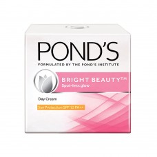 POND'S Bright Beauty SPF 15 Day Cream 15 g, Non-Oily, Mattifying Daily Face Moisturizer - With Niacinamide to Lighten Dark Spots for Glowing Skin